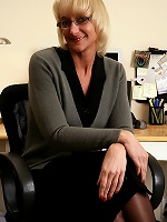 Boy Seduced An Milf Neighbor Woman